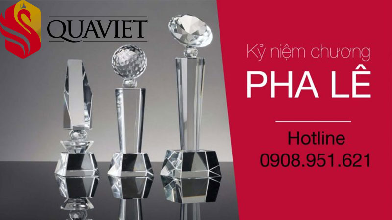 Cung cấp kỷ niệm chương pha lê chất lượng tại Hà Nội